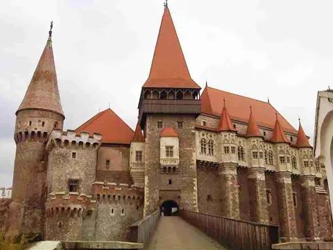 Cetăți și Comori – Mistere și Legende din Transilvania